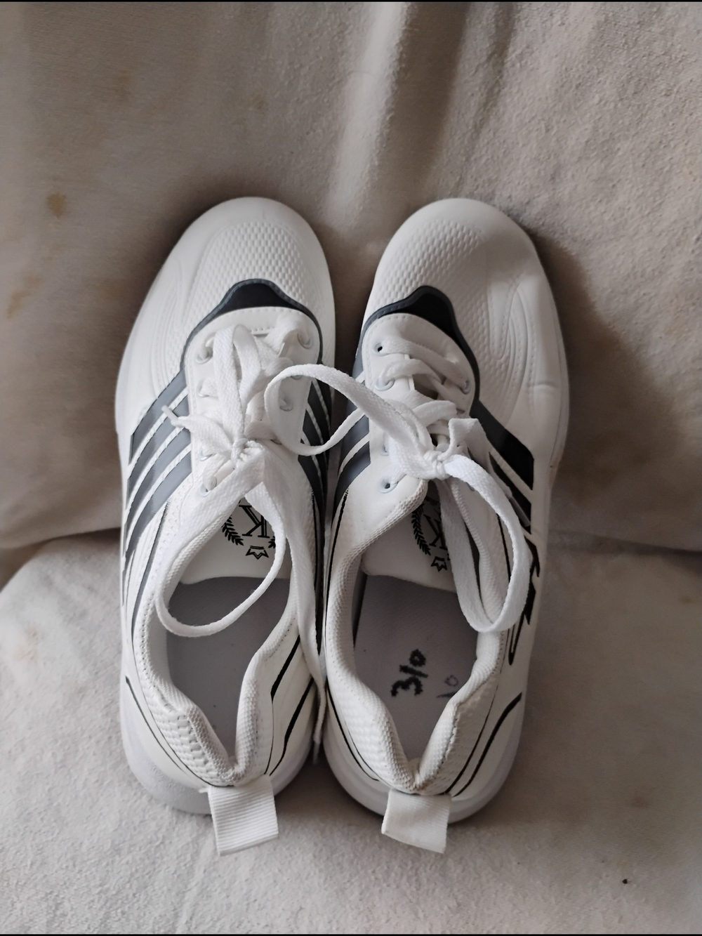 White Athletic Sneakers with Black Stripes - Men Shoes Golf Cleats Size 8.5/9